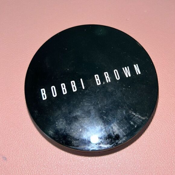 Bobbi Brown Loose Retouching Powder - Picture 1 of 3